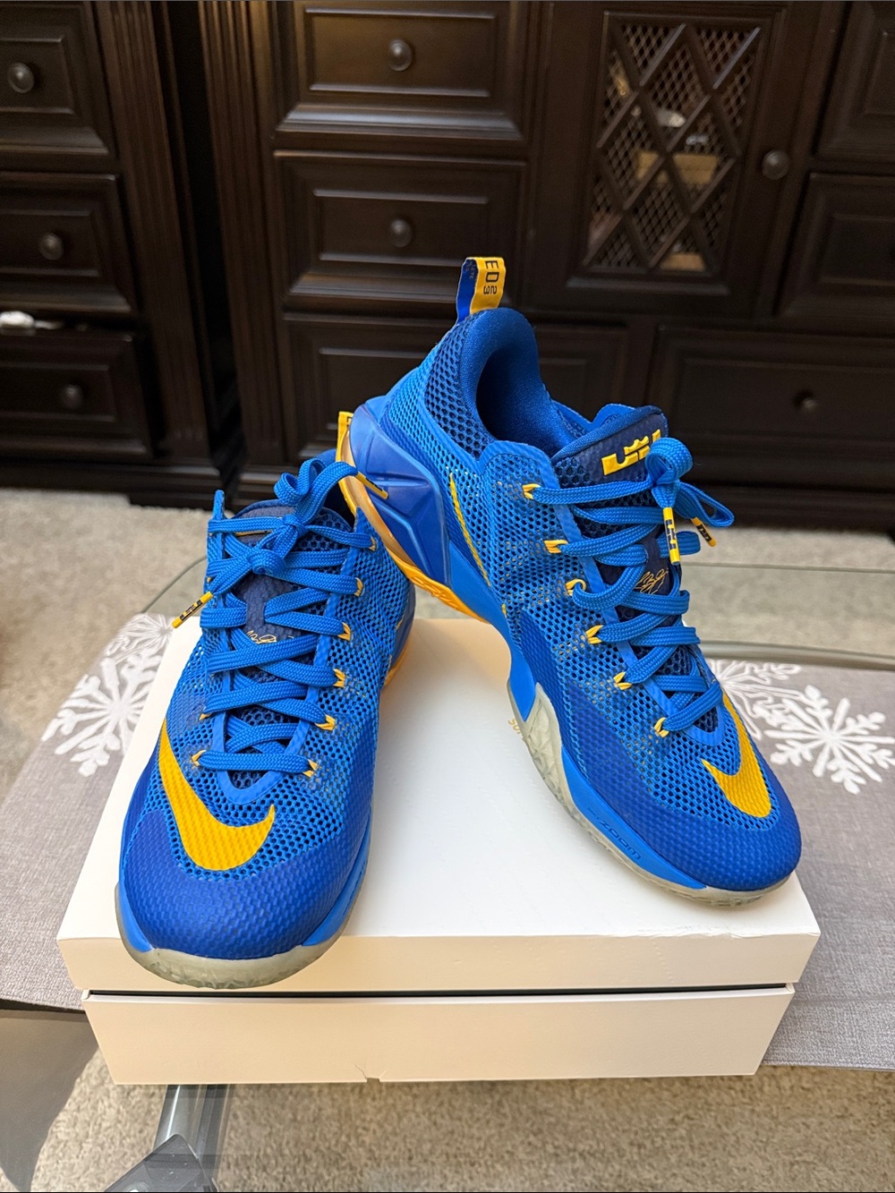 Nike Men's Blue and Yellow Athletic Sneakers
